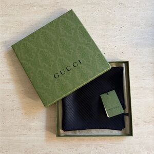 NWT GUCCI  GG LOGO POCKET SQUARE SILK  BLACK SCARF🩶💝